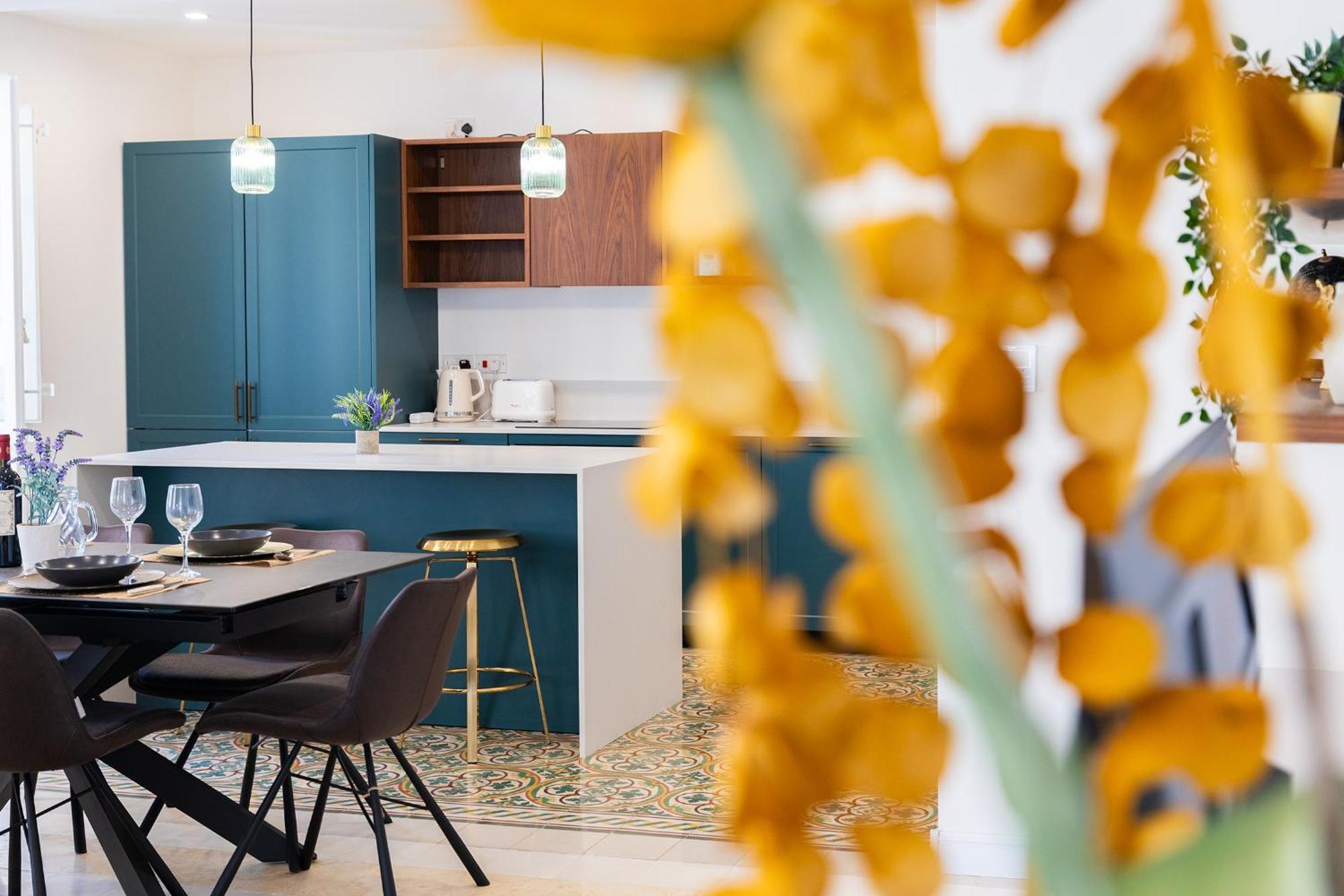 Florette Suite Designer Finish With Stunning Lounge Terrace By Arcobnb 弗洛里亚纳 外观 照片