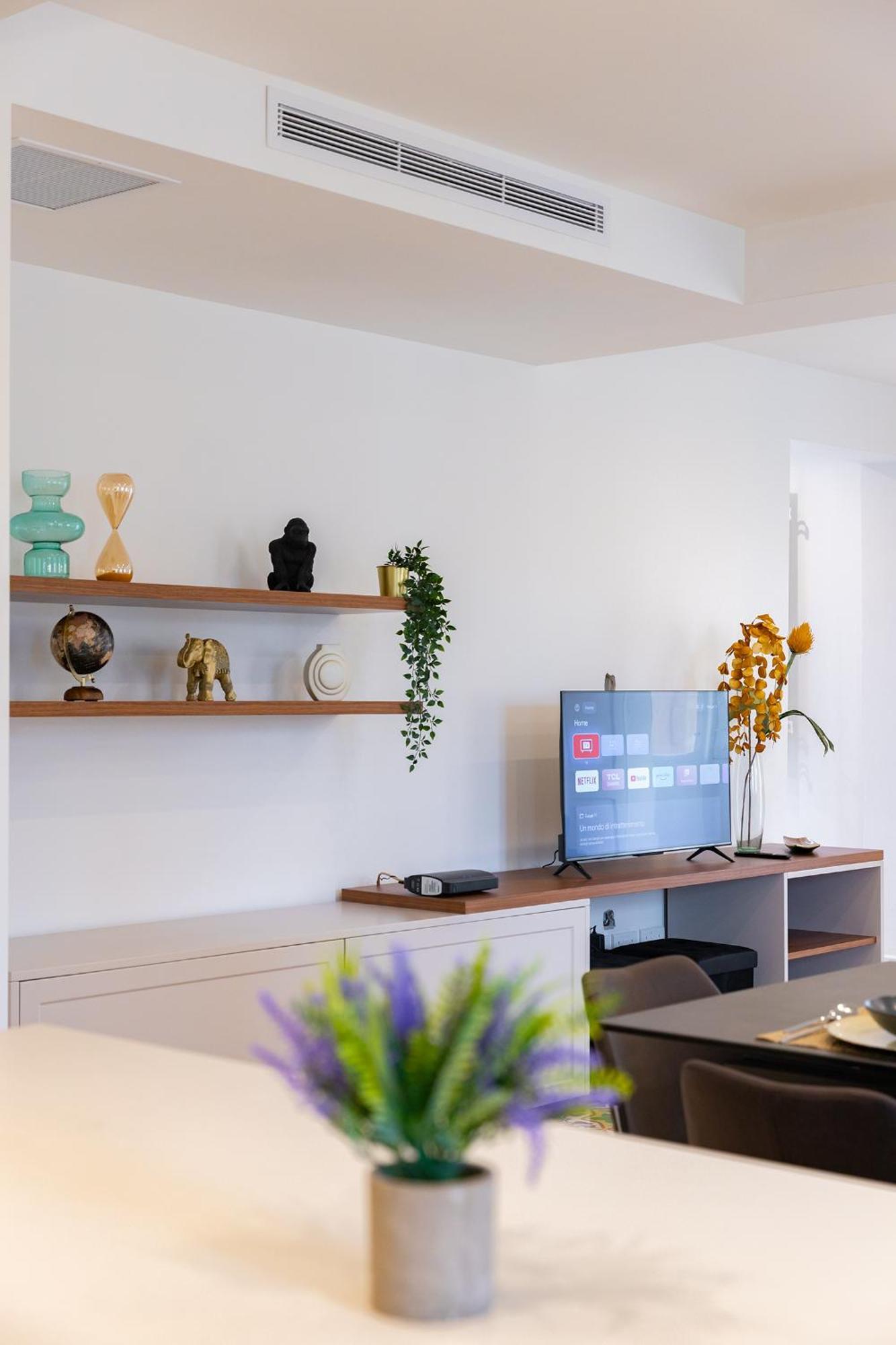 Florette Suite Designer Finish With Stunning Lounge Terrace By Arcobnb 弗洛里亚纳 外观 照片