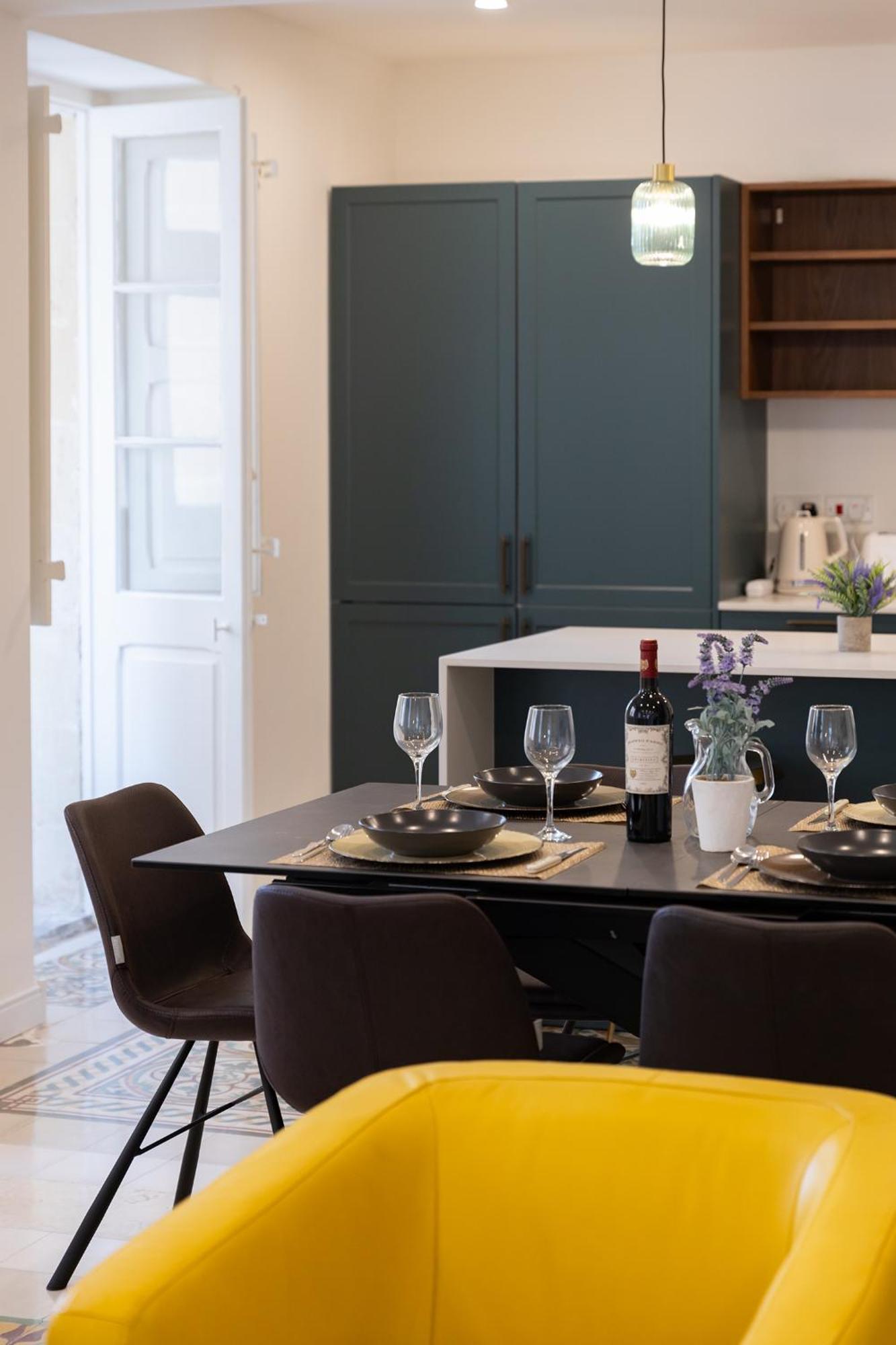Florette Suite Designer Finish With Stunning Lounge Terrace By Arcobnb 弗洛里亚纳 外观 照片
