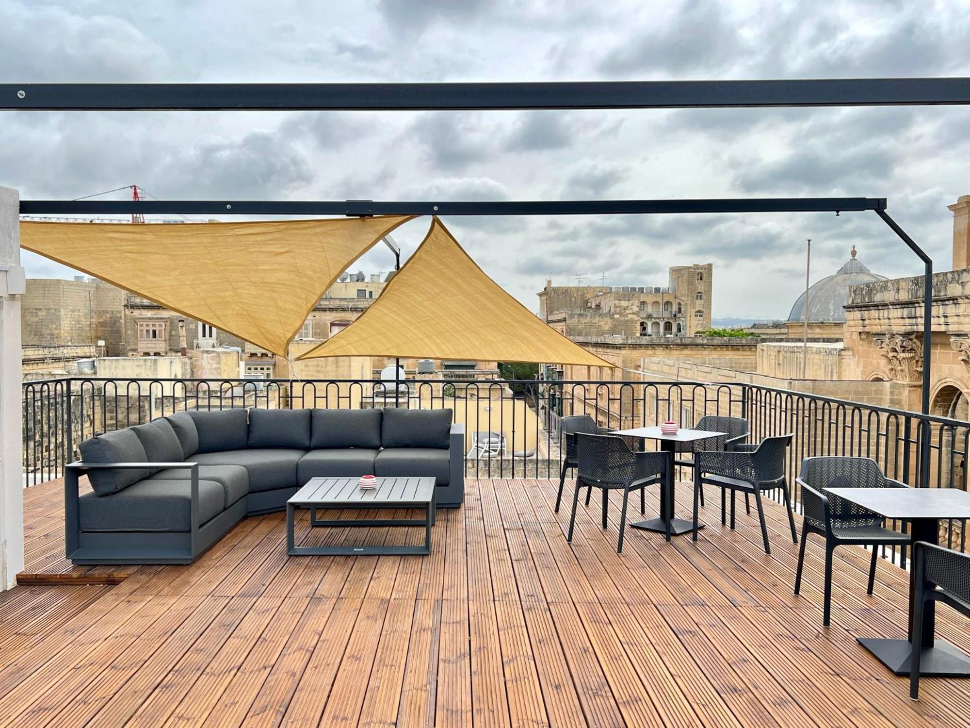 Florette Suite Designer Finish With Stunning Lounge Terrace By Arcobnb 弗洛里亚纳 外观 照片