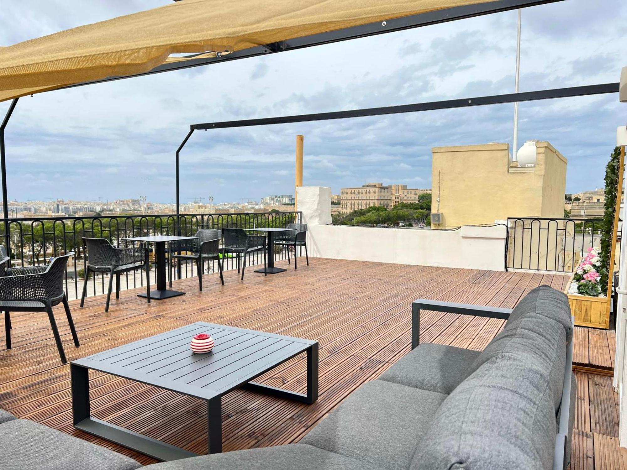 Florette Suite Designer Finish With Stunning Lounge Terrace By Arcobnb 弗洛里亚纳 外观 照片